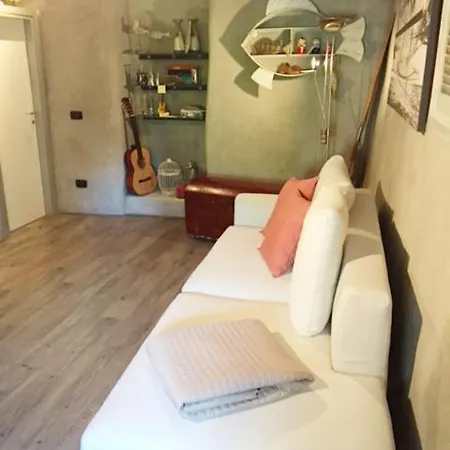 Apartment The Honeymoon Bellano