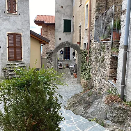The Honeymoon Apartment Bellano